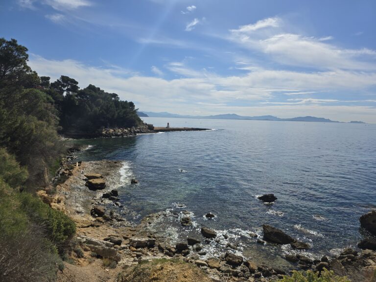 Balade en famille sur la CĂŽte Bleue entre Carry-le-Rouet et Sausset-les-Pins avec vue sur la mer