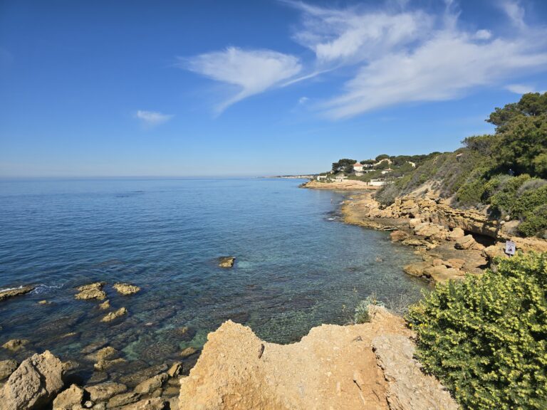 Balade en famille sur la CĂŽte Bleue entre Carry-le-Rouet et Sausset-les-Pins avec vue sur la mer