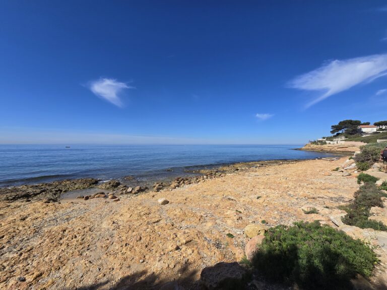 Balade en famille sur la CĂŽte Bleue entre Carry-le-Rouet et Sausset-les-Pins avec vue sur la mer