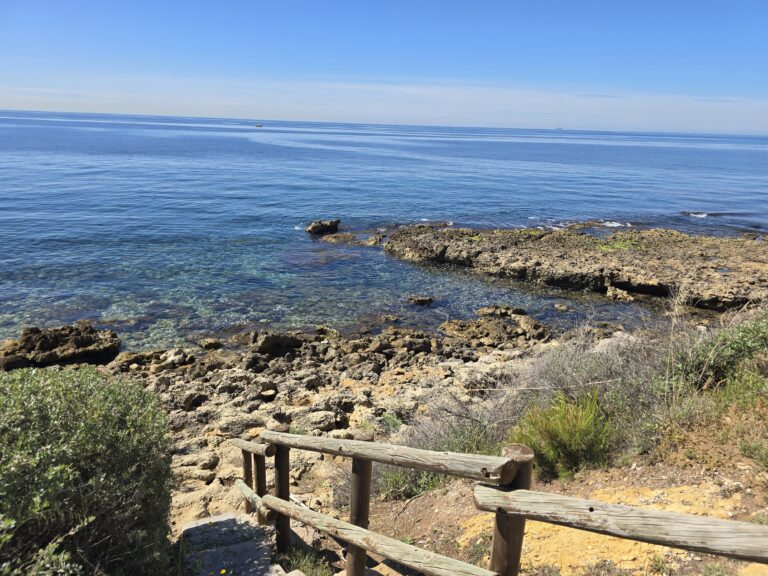 Balade en famille sur la CĂŽte Bleue entre Carry-le-Rouet et Sausset-les-Pins avec vue sur la mer