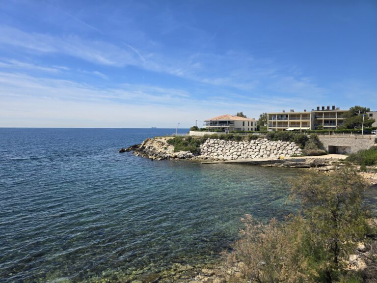 Balade en famille sur la CĂŽte Bleue entre Carry-le-Rouet et Sausset-les-Pins avec vue sur la mer